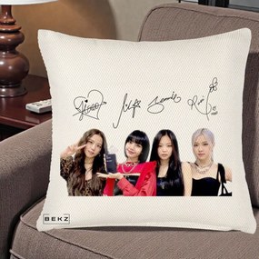 Perna Personalizata K-pop BLACKPINK Semnaturi, 40x40 cm, Crem Reliefat, Husa Detasabila, Perna Inclusa, BEKZ®