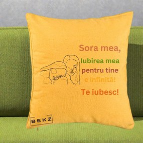 Cadou pentru Sora - Perna Personalizata Sora Mea Te Iubesc Line Art Fete Colorate Brate Ridicate, 40x40 cm, Galben, Husa Detasabila, Perna Inclusa, BEKZ®