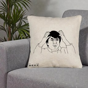 Perna Decorativa Jackie Chan WTF, 40x40 cm, Bej Canapea, Husa Detasabila, Perna Inclusa, BEKZ®