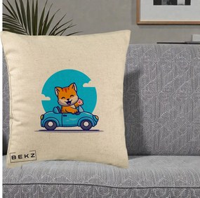 Perna Decorativa Pisica in Masinuta, 40x40 cm, Bej, Husa Detasabila, Perna Inclusa, BEKZ®