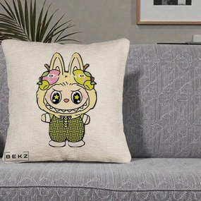 Perna Personalizata Labubu Galben cu Mere si Salopeta, 40x40 cm, Bej Canapea, Husa Detasabila, Perna Inclusa, BEKZ®