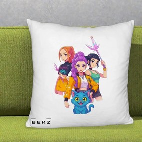 Perna Personalizata K-pop HUNTRX Trio cu Pisica si Cristale, 40x40 cm, Alb Pufos, Husa Detasabila, Perna Inclusa, BEKZ®