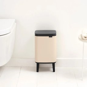Cos de gunoi Brabantia Bo Small Hi 1010460, 4 l, Deschidere lina si silentioasa, Baza antiderapanta, Bej