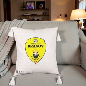 Perna Personalizata FC Brasov Fotbal Romania, 40x40 cm, Bej cu Franjuri, Husa Detasabila, Perna Inclusa, BEKZ®