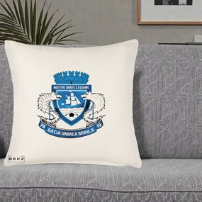 Perna Personalizata Dacia Unirea Braila 1919 Fotbal, 40x40 cm, Crem Reliefat, Husa Detasabila, Perna Inclusa, BEKZ®