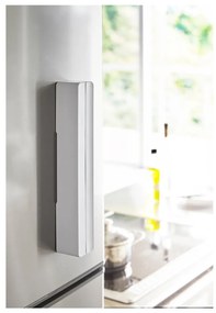 Suport magnetic pentru folie de bucătărie YAMAZAKI Tower, alb