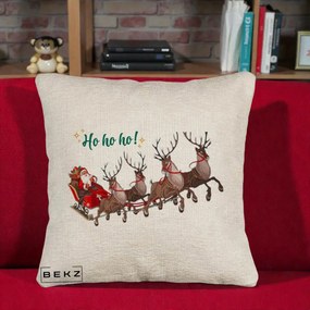 Perna Decorativa Ho Ho Ho Mos Craciun cu Sanie si Reni, 40x40 cm, Bej Canapea, Husa Detasabila, Perna Inclusa, BEKZ®