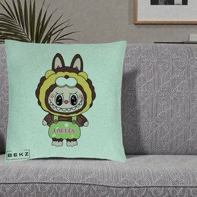 Perna Personalizata Labubu Leu Galben cu Salopeta, 40x40 cm, Verde Menta, Husa Detasabila, Perna Inclusa, BEKZ®