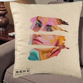 Perna Decorativa Portret Femeie Fragmentat Colorat, 40x40 cm, Bej, Husa Detasabila, Perna Inclusa, BEKZ®