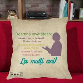 Cadou pentru Invatatoare - Perna Personalizata Doamna Invatatore La Multi Ani cu Silueta si Text Colorat, 40x40 cm, Crem, Husa Detasabila, Perna Inclusa, BEKZ®