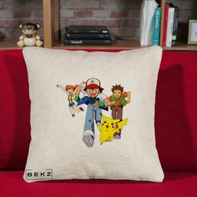Perna Personalizata Pokemon Ash Misty Brock si Pikachu, 40x40 cm, Bej Canapea, Husa Detasabila, Perna Inclusa, BEKZ®