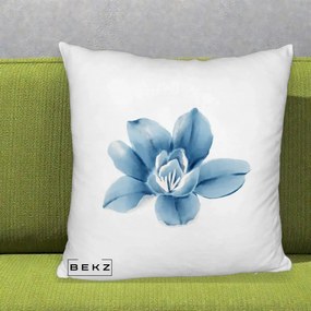 Perna Decorativa Magnolie Albastra Acuarela, 40x40 cm, Alb Pufos, Husa Detasabila, Perna Inclusa, BEKZ®