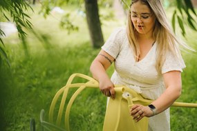 Scaun din plastic coral KATO