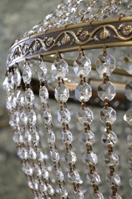 Candelabru francez din sticlă și fier, cu prisme din sticlă, finisaj alamă antichizată, H75 cm × Ø55 cm, „Versailles”