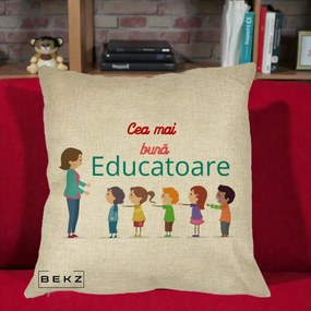 Cadou pentru Educatoare - Perna Personalizata Cea mai Buna Educatoare cu Ilustratie Copii si Educatoare, 40x40 cm, Crem, Husa Detasabila, Perna Inclusa, BEKZ®