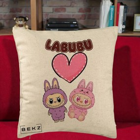Perna Personalizata Labubu Cuplu Inima, 40x40 cm, Bej, Husa Detasabila, Perna Inclusa, BEKZ®