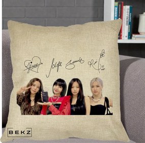 Perna Personalizata K-pop BLACKPINK Semnaturi, 40x40 cm, Crem, Husa Detasabila, Perna Inclusa, BEKZ®