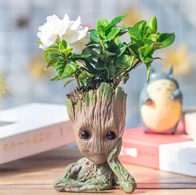 Ghiveci pentru flori în formă de Groot