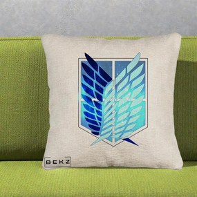 Perna Personalizata Attack on Titan Wings of Freedom, 40x40 cm, Bej Canapea, Husa Detasabila, Perna Inclusa, BEKZ®