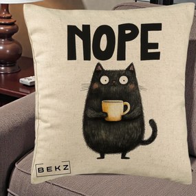 Perna Decorativa NOPE Pisica Neagra Cafea, 40x40 cm, Bej, Husa Detasabila, Perna Inclusa, BEKZ®
