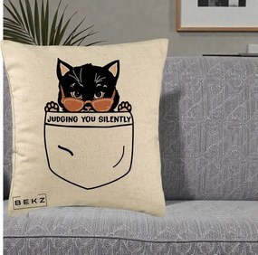 Perna Decorativa Judging You Silently Pisica Buzunar, 40x40 cm, Bej, Husa Detasabila, Perna Inclusa, BEKZ®
