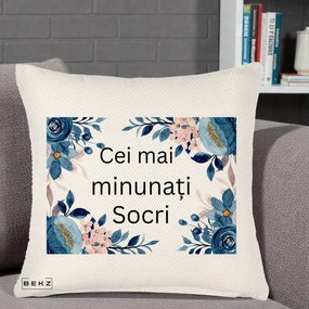 Cadou pentru Socri - Perna Personalizata Cei mai Minunati Socri cu Flori Albastre si Roz, 40x40 cm, Crem Reliefat, Husa Detasabila, Perna Inclusa, BEKZ®