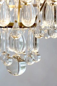 Candelabru din alamă antichizată, cu prisme din sticlă în formă de picătură, Ø35×54 cm, "Versailles"