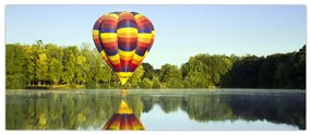 Tablou cu balon cu aer cald pe un lac (120x50 cm)