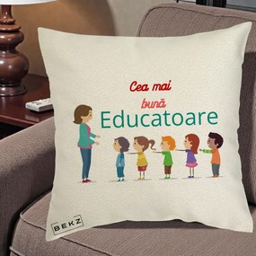 Cadou pentru Educatoare - Perna Personalizata Cea mai Buna Educatoare cu Ilustratie Copii si Educatoare, 40x40 cm, Ecru, Husa Detasabila, Perna Inclusa, BEKZ®