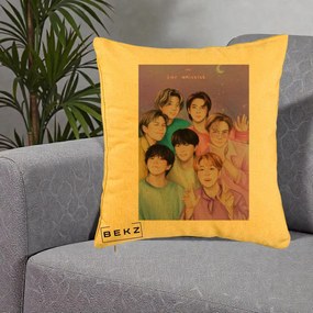 Perna Personalizata K-pop BTS Our Universe Fanart Violet Pastel, 40x40 cm, Galben, Husa Detasabila, Perna Inclusa, BEKZ®