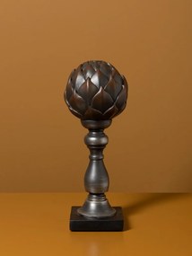 Sfeșnic din rășină cu glob decorativ în formă de anghinare sculptată, auriu-argintiu, finisaj patinat negru, 33.5×13 cm, „Artichoke"