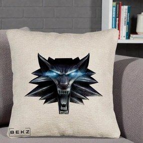 Perna Decorativa The Witcher Wolf Head, 40x40 cm, Bej Canapea, Husa Detasabila, Perna Inclusa, BEKZ®