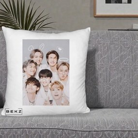 Perna Personalizata K-pop BTS Foto Grup Cute cu Animatii si 7 Membrii, 40x40 cm, Alb Pufos, Husa Detasabila, Perna Inclusa, BEKZ®