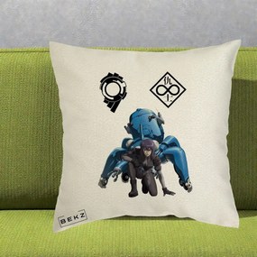 Perna Personalizata Ghost in the Shell Motoko si Tachikoma, 40x40 cm, Ecru, Husa Detasabila, Perna Inclusa, BEKZ®