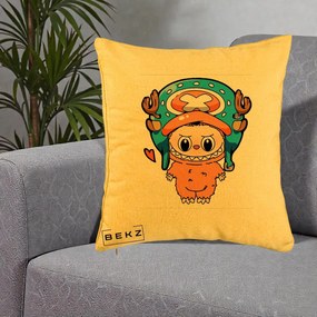 Perna Personalizata Labubu x Tony Tony Chopper, 40x40 cm, Galben, Husa Detasabila, Perna Inclusa, BEKZ®
