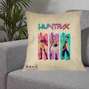 Perna Personalizata K-pop HUNTRX Trio cu Pisica in Benzi, 40x40 cm, Crem, Husa Detasabila, Perna Inclusa, BEKZ®