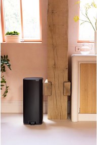 Coș de gunoi negru mat cu pedală din oțel 30 l Bo – Brabantia