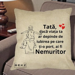 Cadou pentru Tata - Perna Personalizata Tata Supererou Nemuritor, 40x40 cm, Crem, Husa Detasabila, Perna Inclusa, BEKZ®