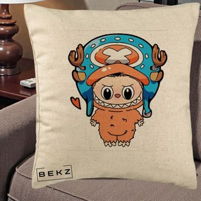 Perna Personalizata Labubu x Tony Tony Chopper, 40x40 cm, Bej, Husa Detasabila, Perna Inclusa, BEKZ®