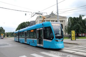 Tramvai modern cu uși funcționale, 47 cm