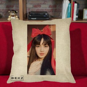 Perna Personalizata K-pop BLACKPINK Rose cu Funda Rosie, 40x40 cm, Crem, Husa Detasabila, Perna Inclusa, BEKZ®