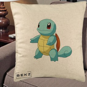 Perna Personalizata Squirtle Pokemon, 40x40 cm, Bej, Husa Detasabila, Perna Inclusa, BEKZ®