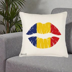 Perna Personalizata Buze Tricolor Romania, 40x40 cm, Crem Reliefat, Husa Detasabila, Perna Inclusa, BEKZ®