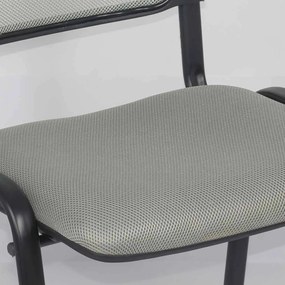 Scaun conferință gri cu șezut ergonomic buretat si spătar mesh ventilat și cadru metalic HRC 600