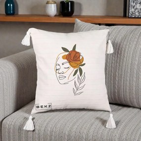 Perna Decorativa Portret Feminin Trandafir Ruginiu, 40x40 cm, Bej cu Franjuri, Husa Detasabila, Perna Inclusa, BEKZ®