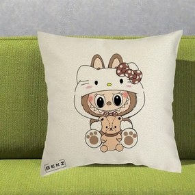 Perna Personalizata Labubu x Hello Kitty Maro-Vintage, 40x40 cm, Ecru, Husa Detasabila, Perna Inclusa, BEKZ®