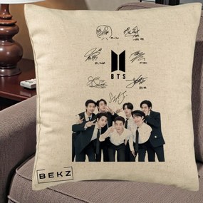 Perna Personalizata K-pop BTS Autografe Toti Membrii cu Fotografie, 40x40 cm, Bej, Husa Detasabila, Perna Inclusa, BEKZ®