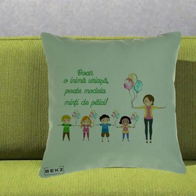 Cadou pentru Educatoare - Perna Personalizata Doar o Inima Uriasa poate Modela Minti de Pitici cu Educatoare si Baloane, 40x40 cm, Verde, Husa Detasabila, Perna Inclusa, BEKZ®