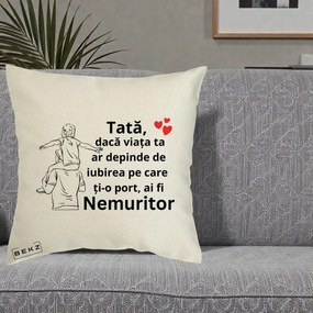Cadou pentru Tata - Perna Personalizata Tata Supererou Nemuritor, 40x40 cm, Ecru, Husa Detasabila, Perna Inclusa, BEKZ®