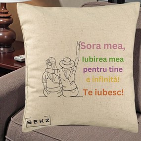 Cadou pentru Sora - Perna Personalizata Sora Mea Te Iubesc Doua Fete cu Palarie si Umbrela, 40x40 cm, Bej, Husa Detasabila, Perna Inclusa, BEKZ®